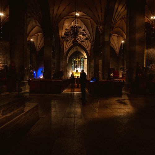 Die Abteikirche neben dem Abbey Hotel